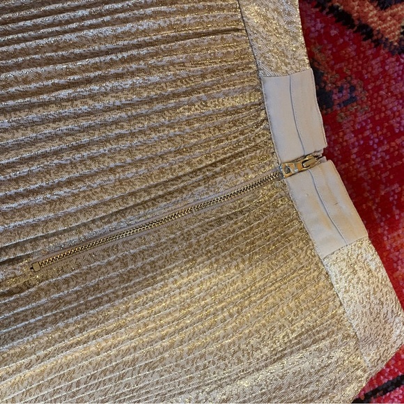 Size 2 Alice and Olivia Gold Pleated Maxi Skirt - Picture 6 of 6